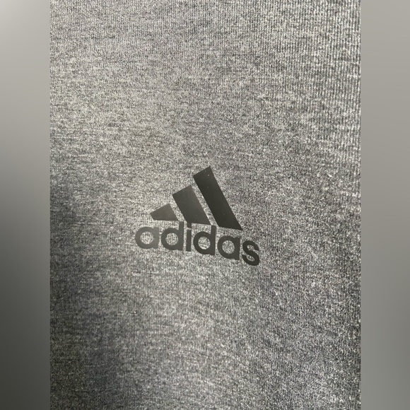 Adidas- AEROREADY Men’s Workout Top - Picture 2 of 5